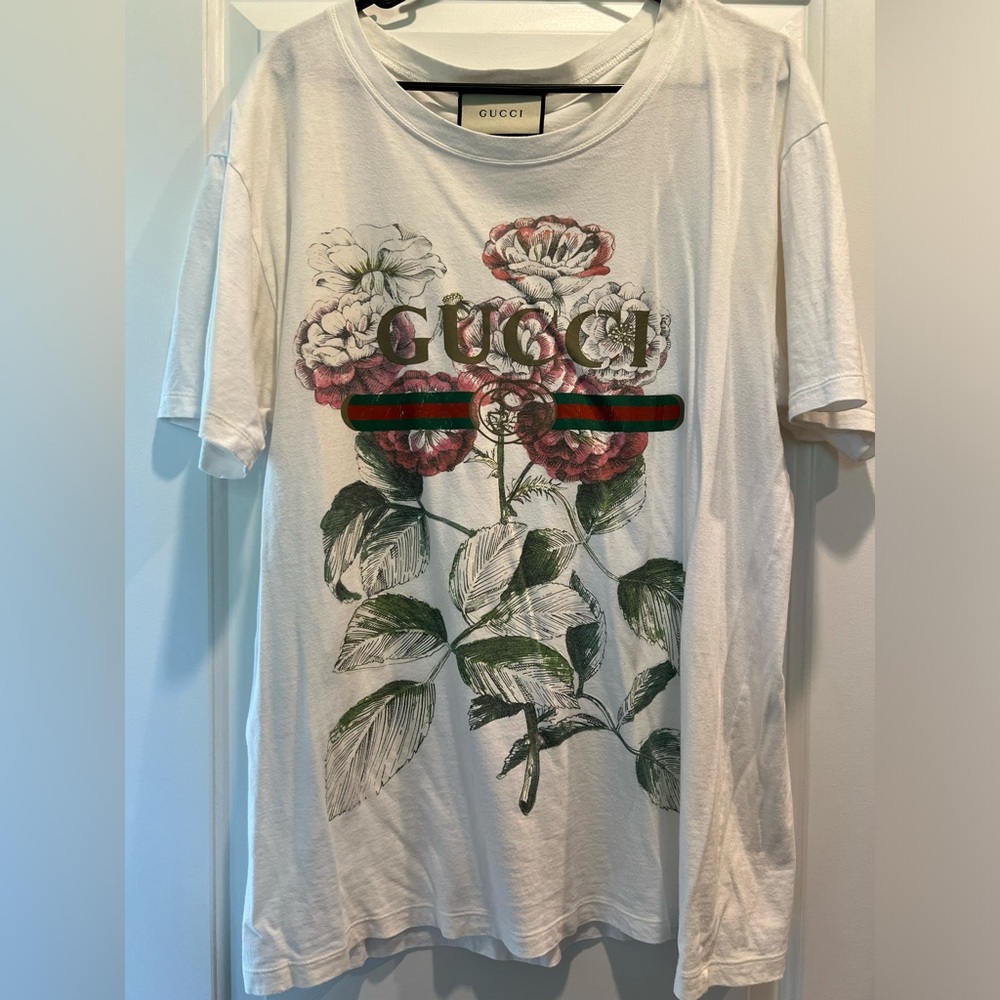 Used Gucci floral T shirt. Large